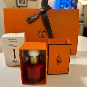 *NEW* Les Mains Hermes, Nail polish, Rouge Casaque